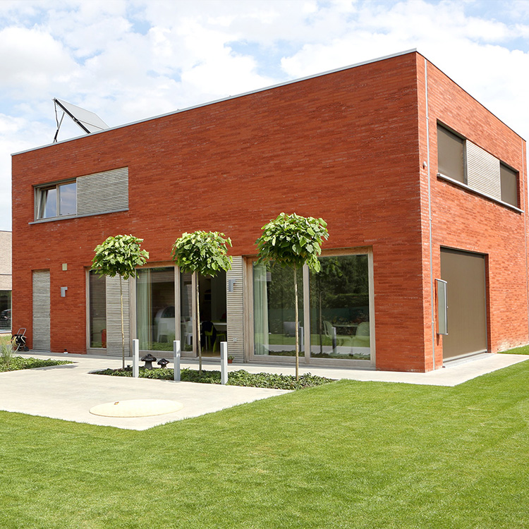 Maison cubique moderne à Halle construite par une entreprise de construction