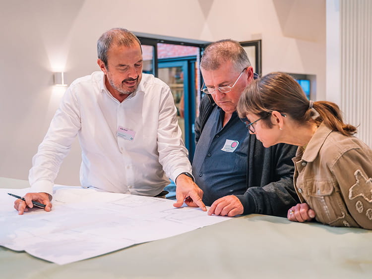 Sibomat bouwadviseur geeft advies bij bouwplannen