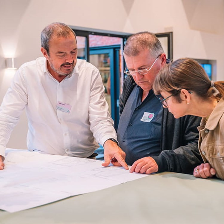 Sibomat bouwadviseur geeft advies bij bouwplannen