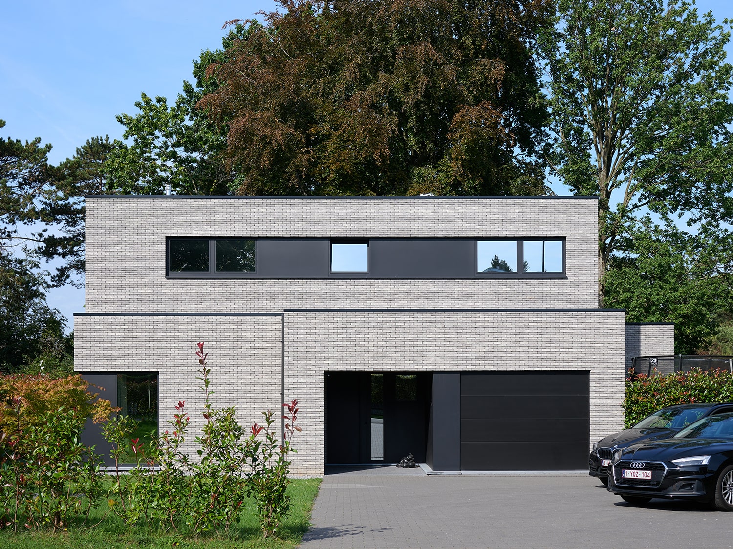 moderne gevel in licht metselwerk Sint-Genesius-Rode