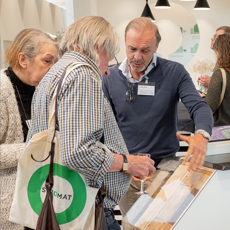 Sibomat bouwadviseur in gesprek met een klant